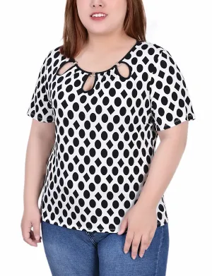 Ribbed collar Plus Size Short Sleeve Top With Ring Details