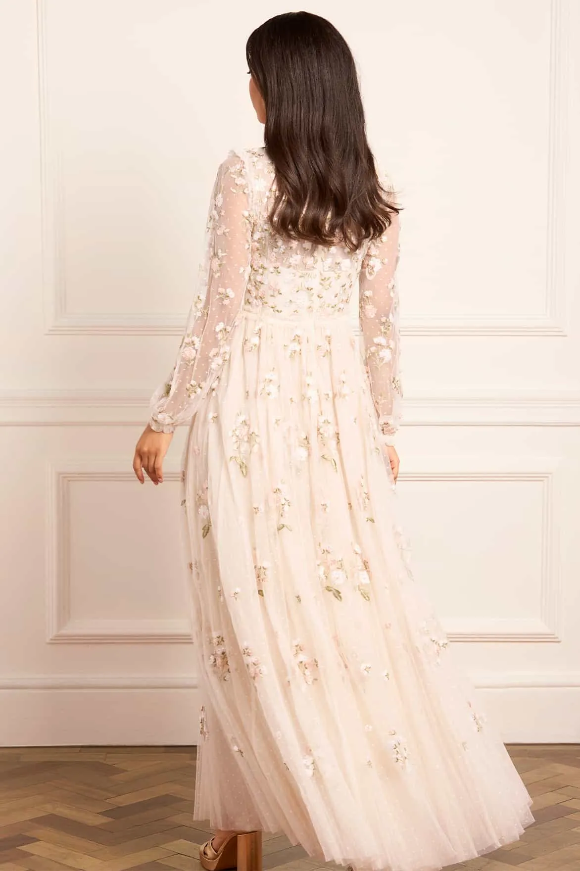 Comfortable outdoor wear Street Mood Posy Round Neck Gown