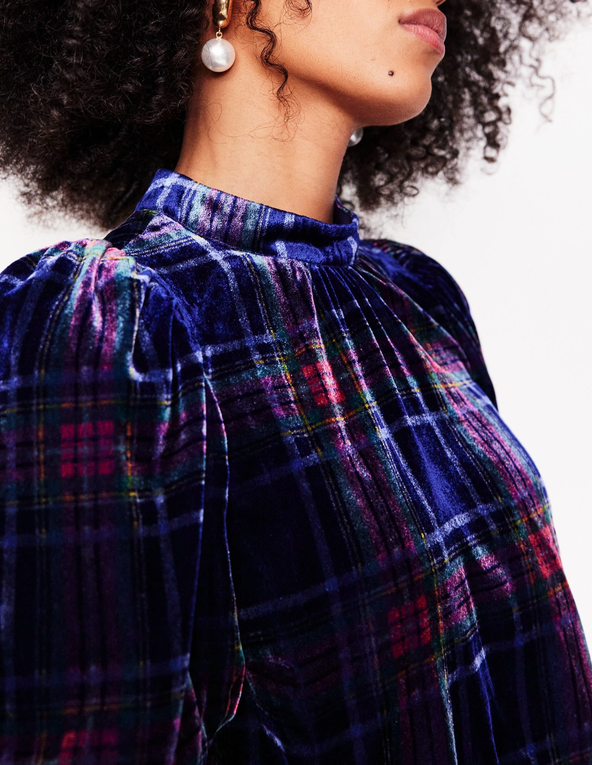 DoubleLayeredCollar Microfiber Blended Fabric Puff Sleeve Velvet Top-Navy and Red Check