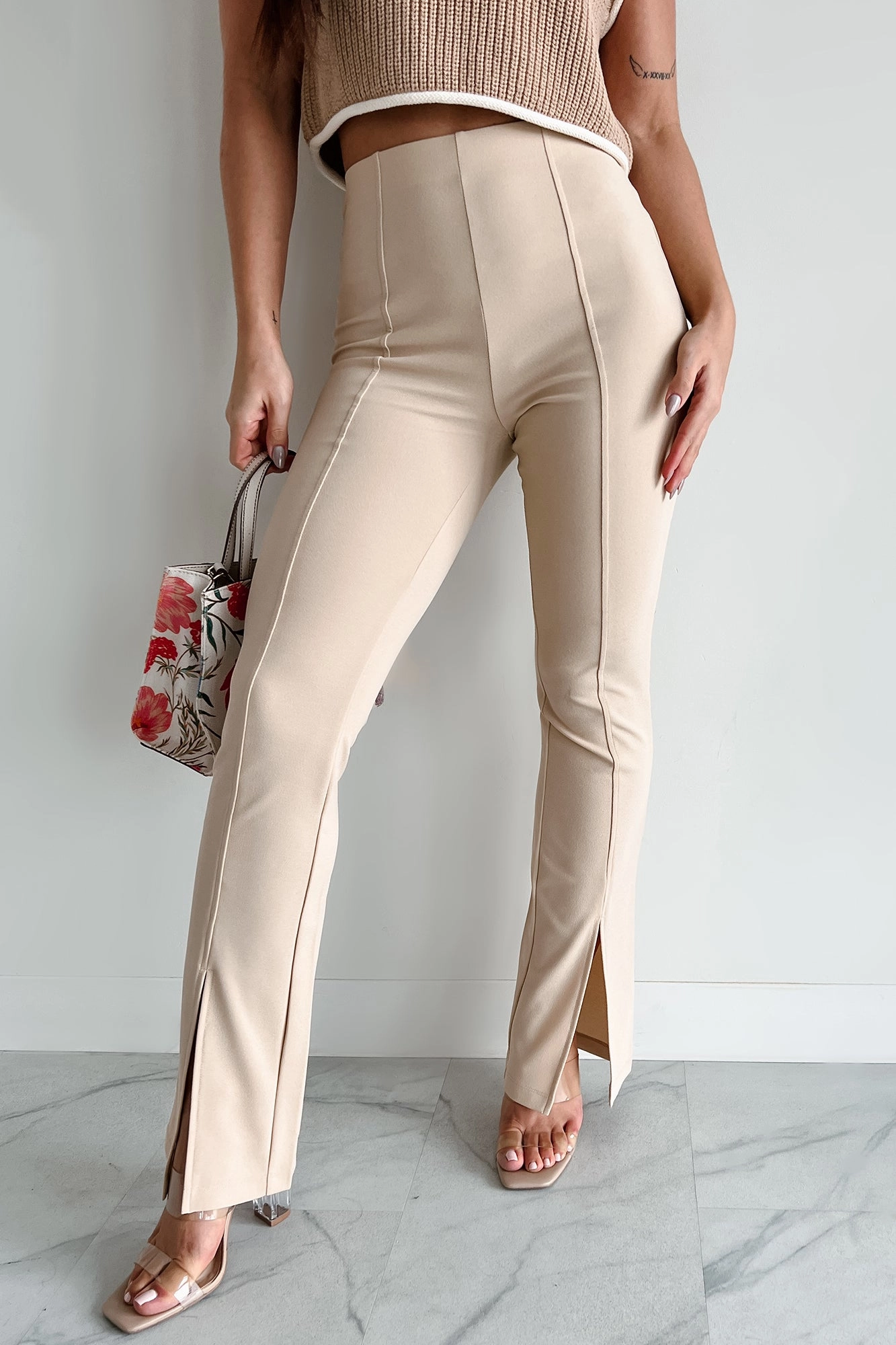 Light and Cozy HypoallergenicFabric Pure Class Pintuck Hem Slit Pants (Sand)