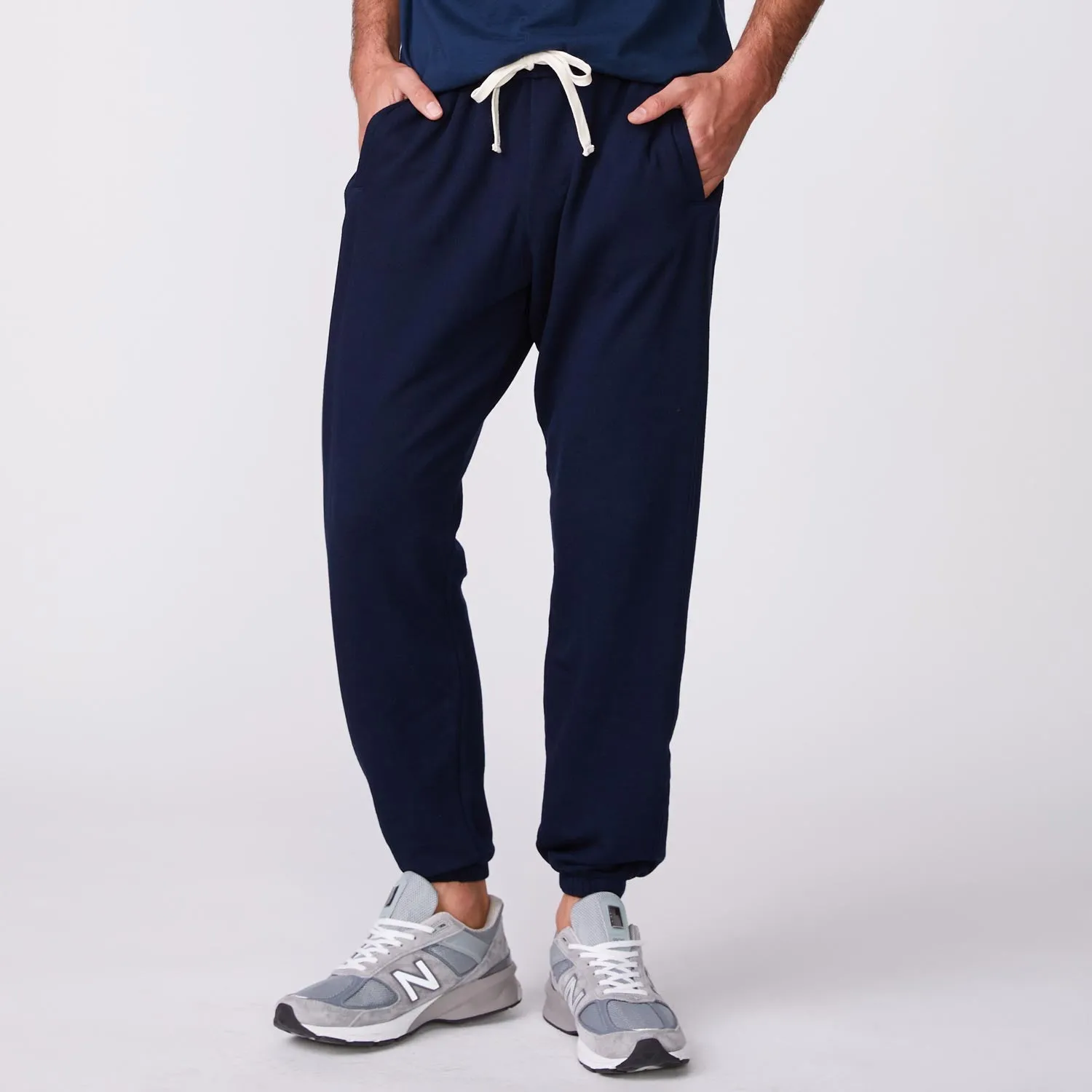 Slim Silhouette Tagless Neckline Design Lounge Sweats