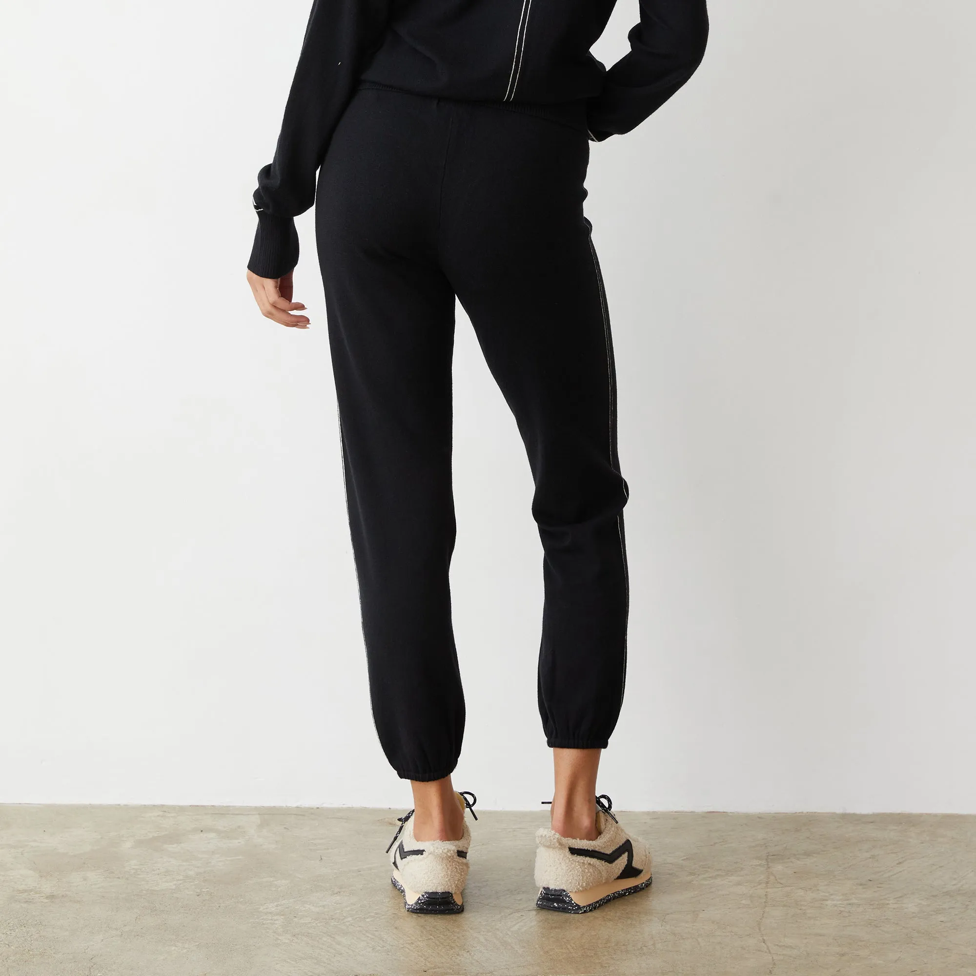 Fit Control Lightknit Contrast Stitch Vintage Sweat