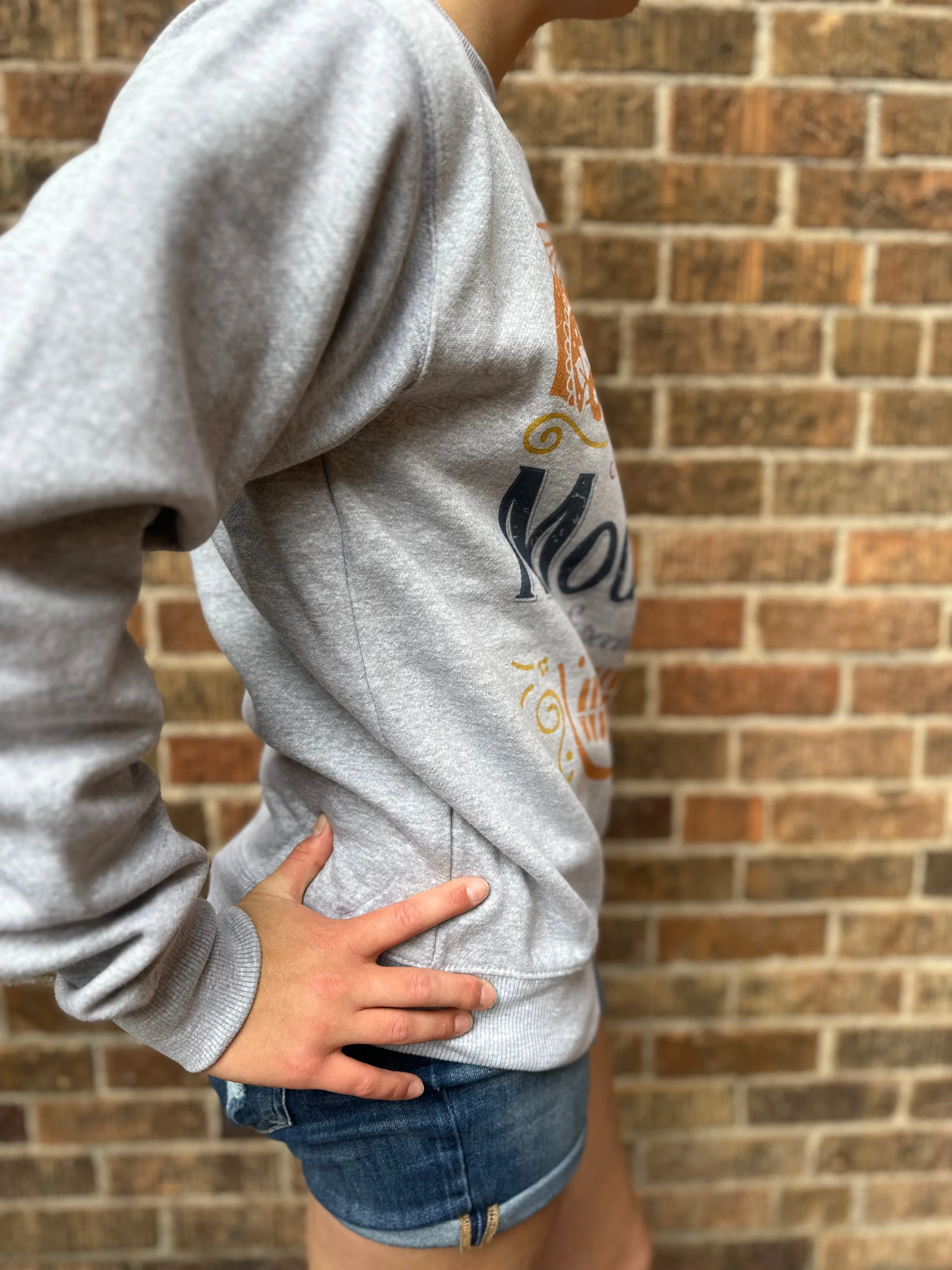 "Modelo" Oversized Graphic Crewneck