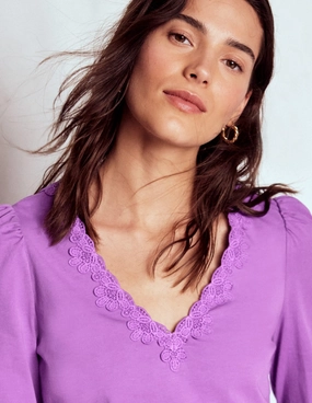 VNeckReinforcement Flora Lace V-neck Top-Amethyst Purple