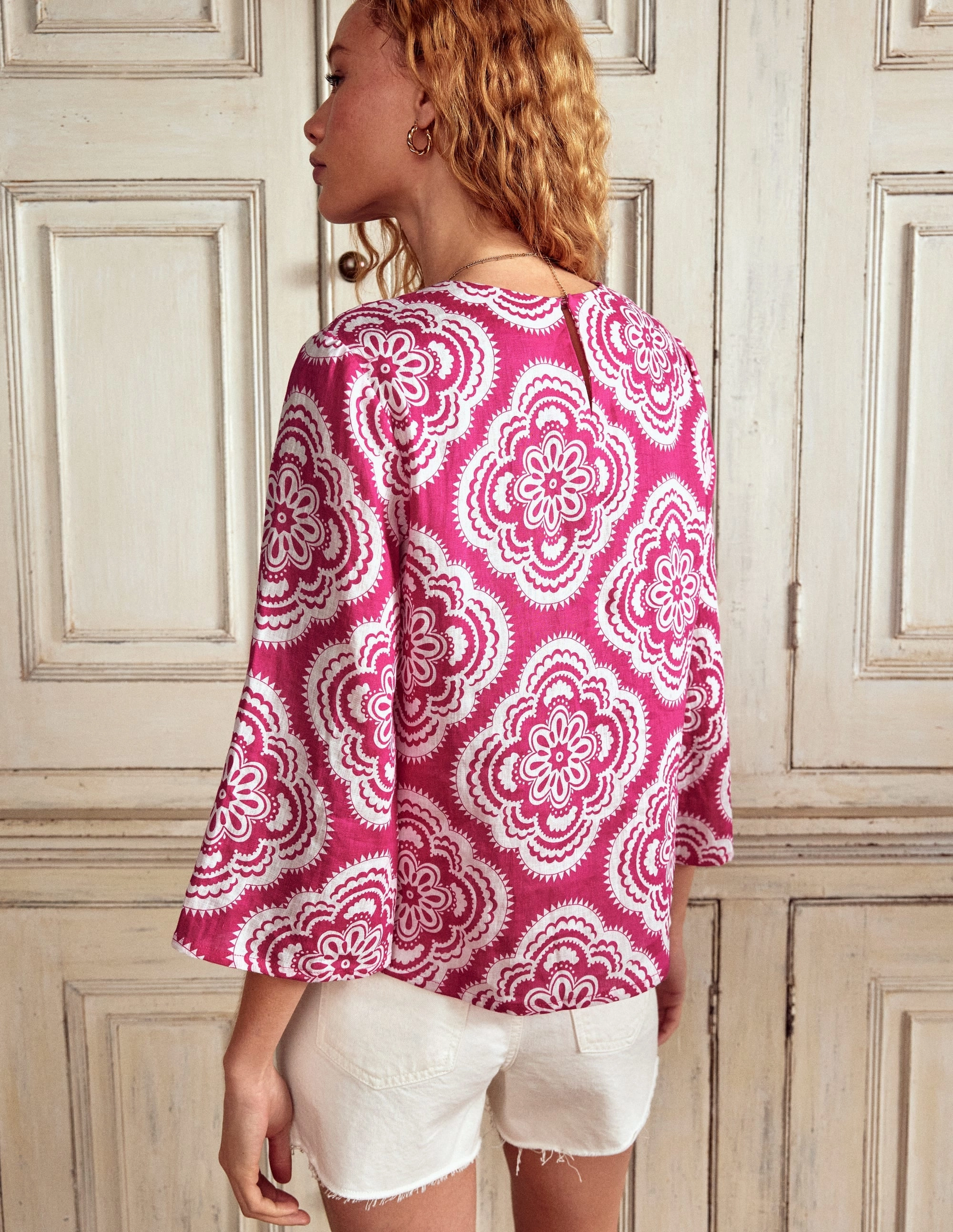 Raw Edge Finish ComfortStretch Fluted Sleeve Linen Top-Pink Peony, Botanic Blush