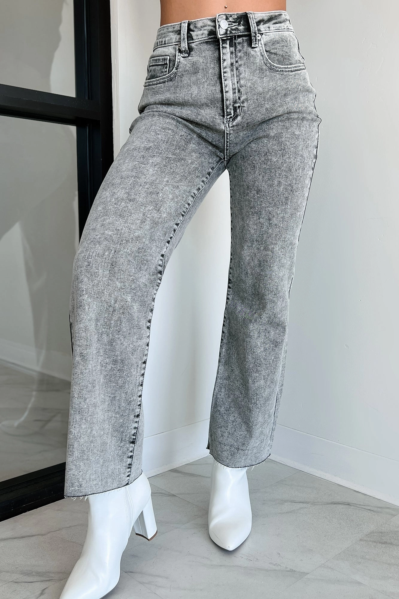 Smart Stretch TemperatureRegulation Tannis High Rise Wide Leg Sneak Peek Jeans (Light Acid)