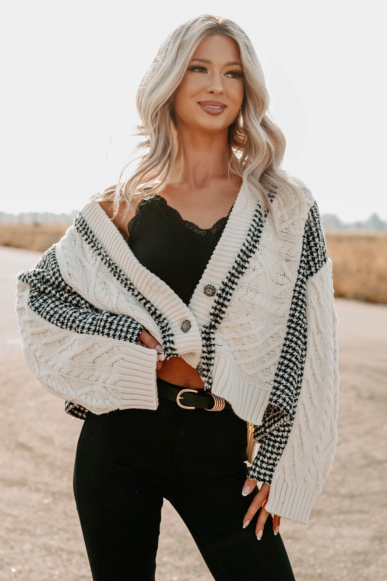 Essential Shield Trail Utility Nest Mode Knit Houndstooth POL Cardigan (Ivory/Black)