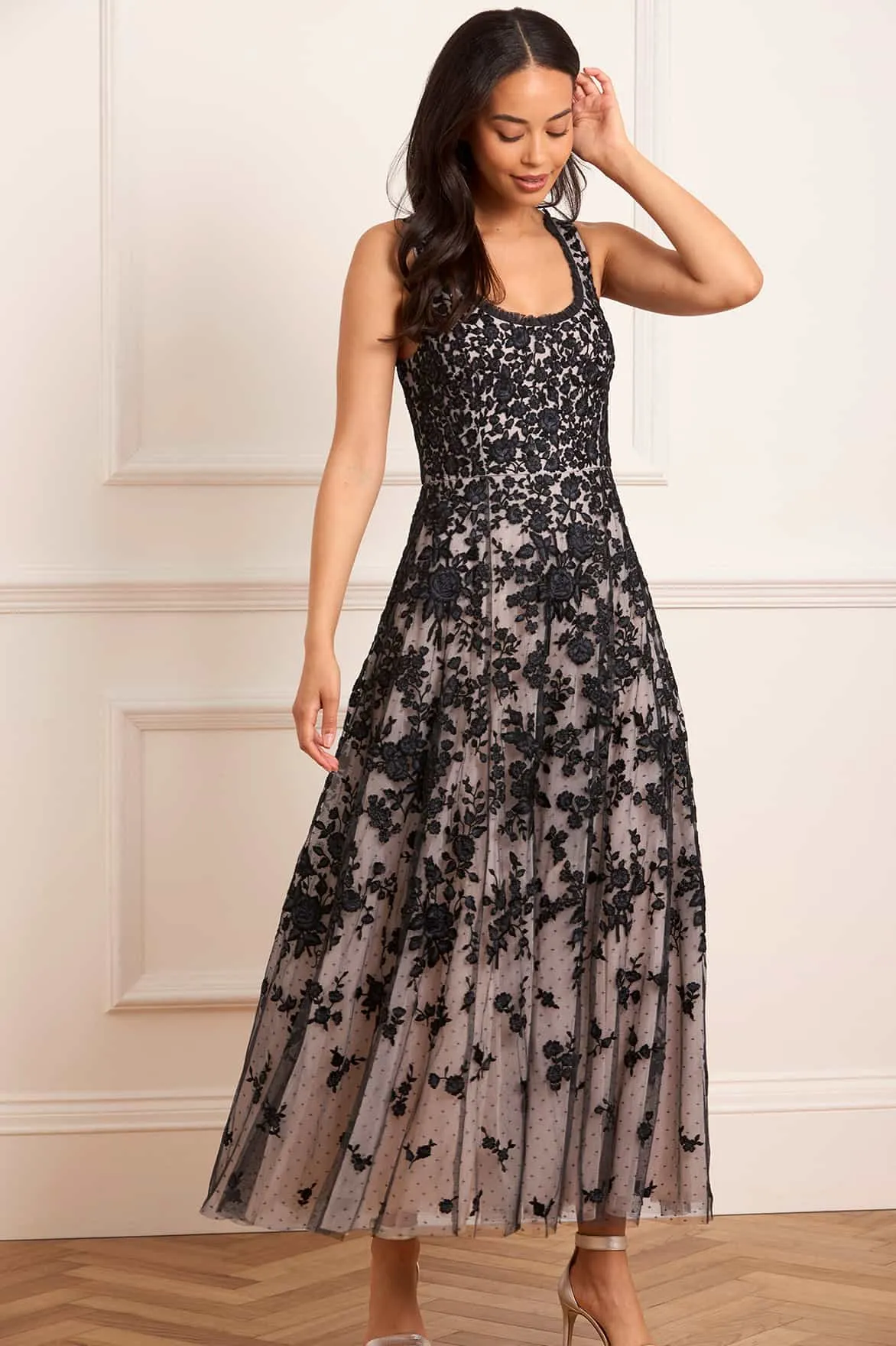Travel-friendly Rosa Scoop Neck Ankle Gown