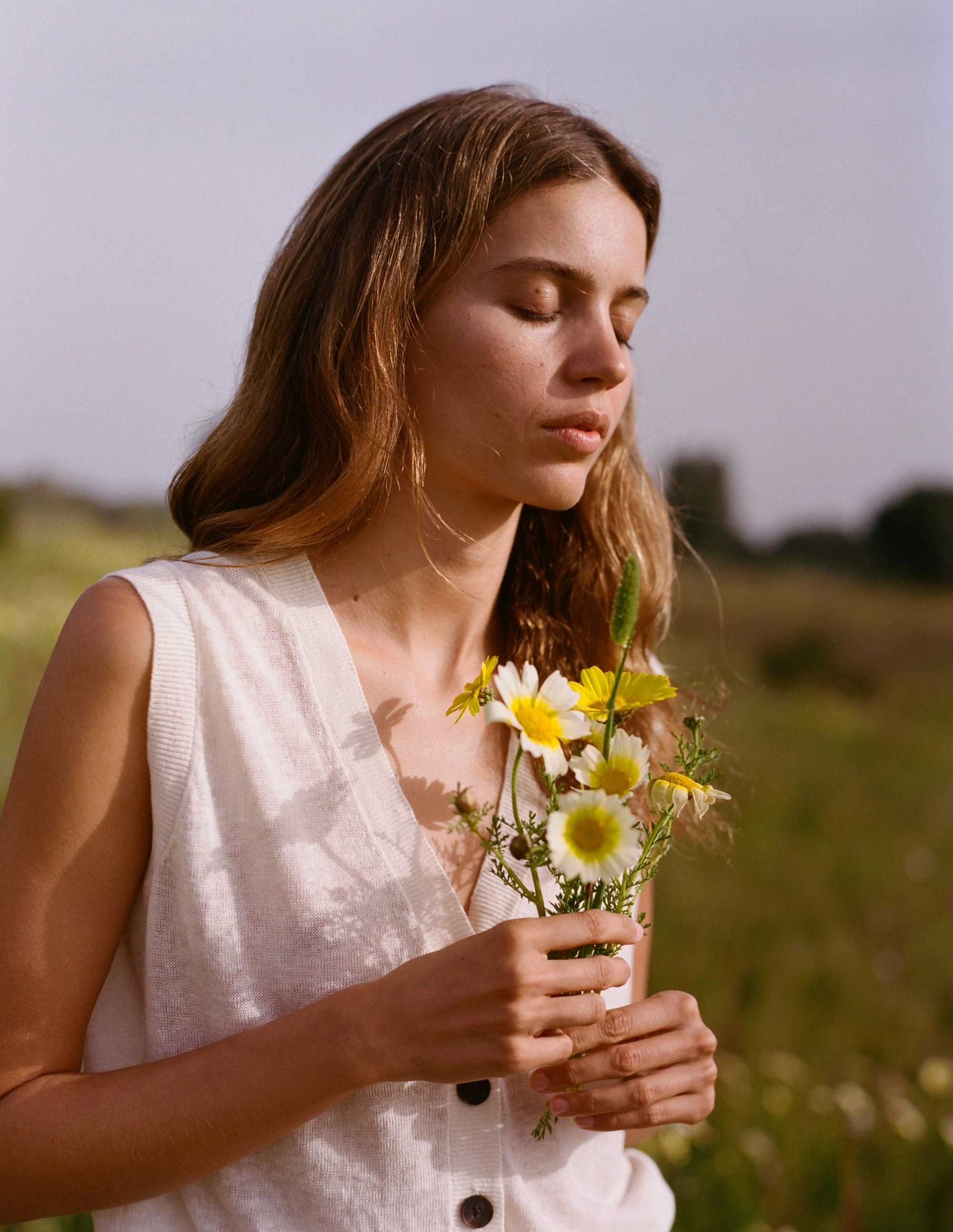 V-Neck Linen Waistcoat-Warm Ivory Unstructured Fit