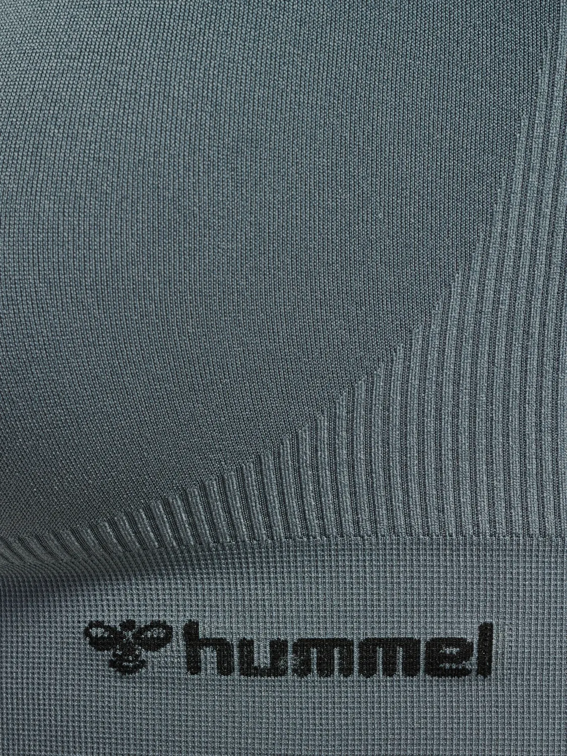 Seamless sports top