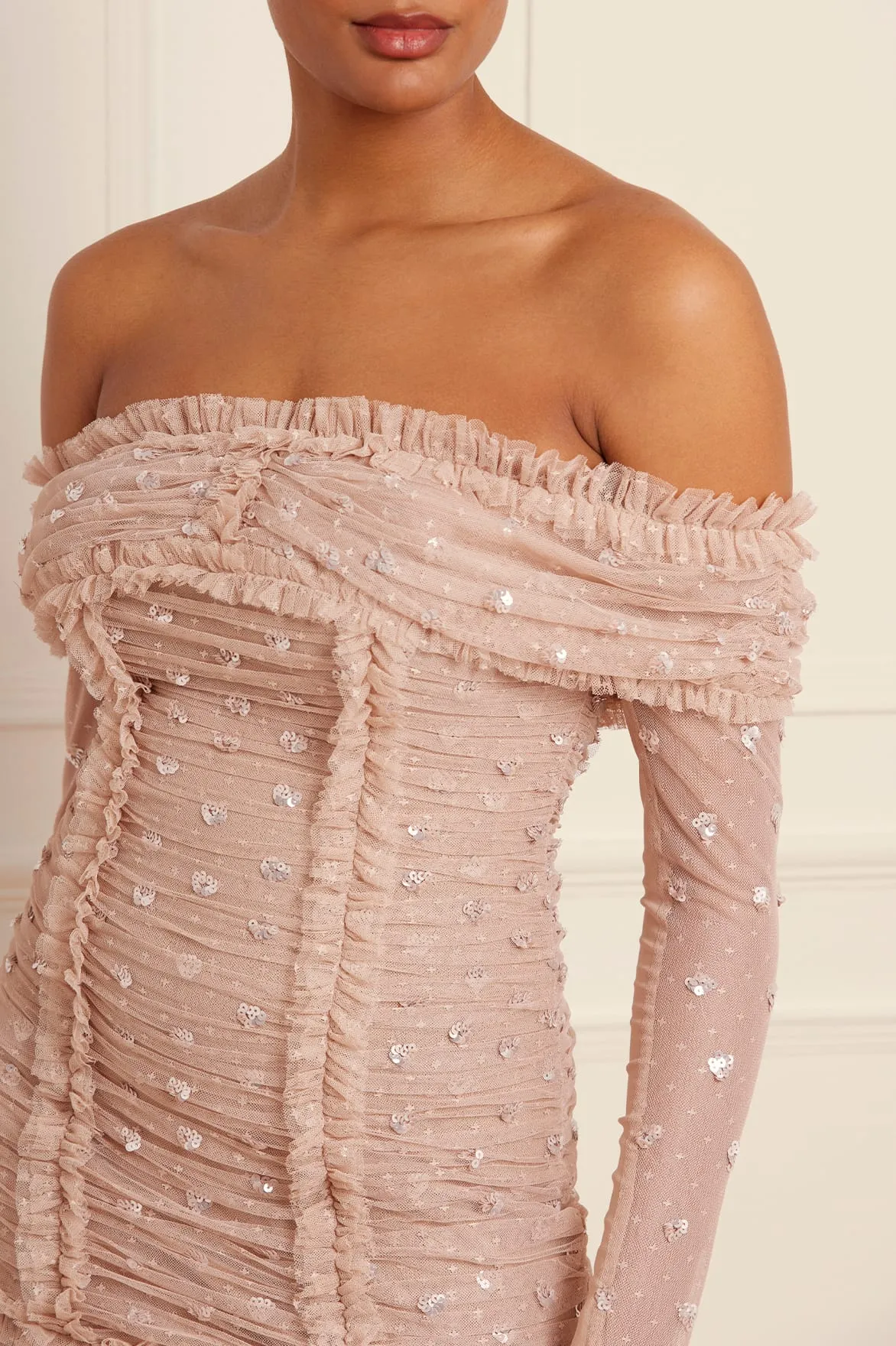 Airy Fit Grace Base Love Heart Rouched Off-Shoulder Gown