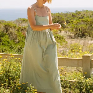 COTTON SLIP DRESS WITH LARGE POCKETS_CWDMD2171 Pocket-Detail Soft Neutral