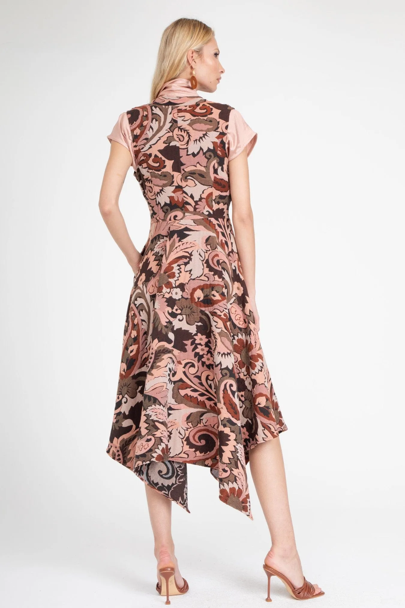 Singha Vest ?C Henna Paisley waterproof construction Elegant Styling