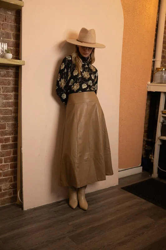 Duscen Skirt Bold Statement Outfit Display
