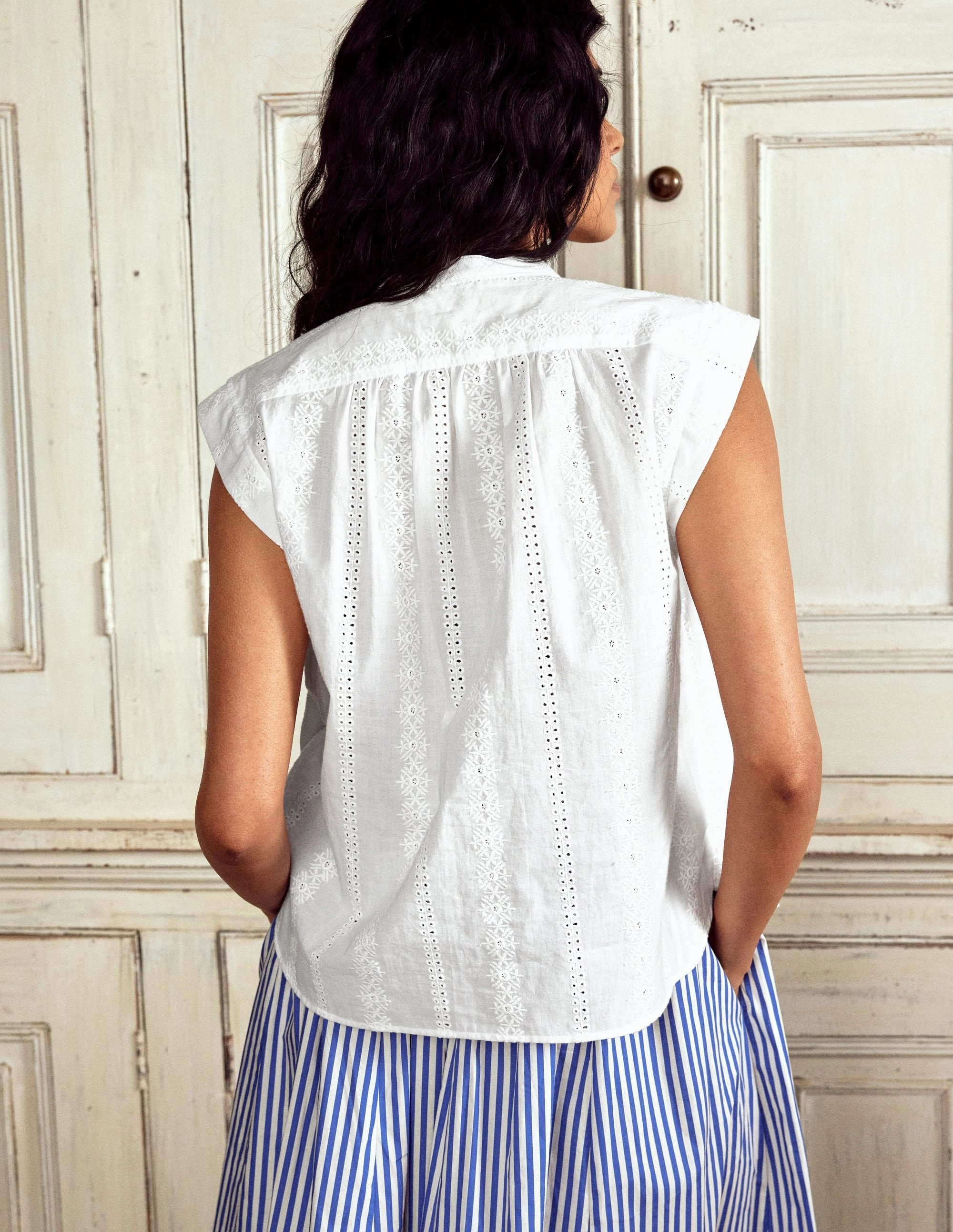 Reversible design BreathableMeshInsert Fabric Interest Everyday Top-White