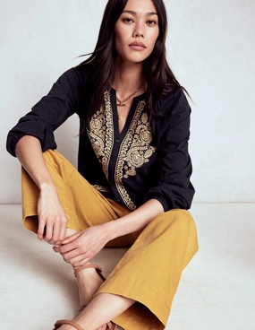 Ergonomic Shoulder Cut Alma Embroidered Shirt-Navy
