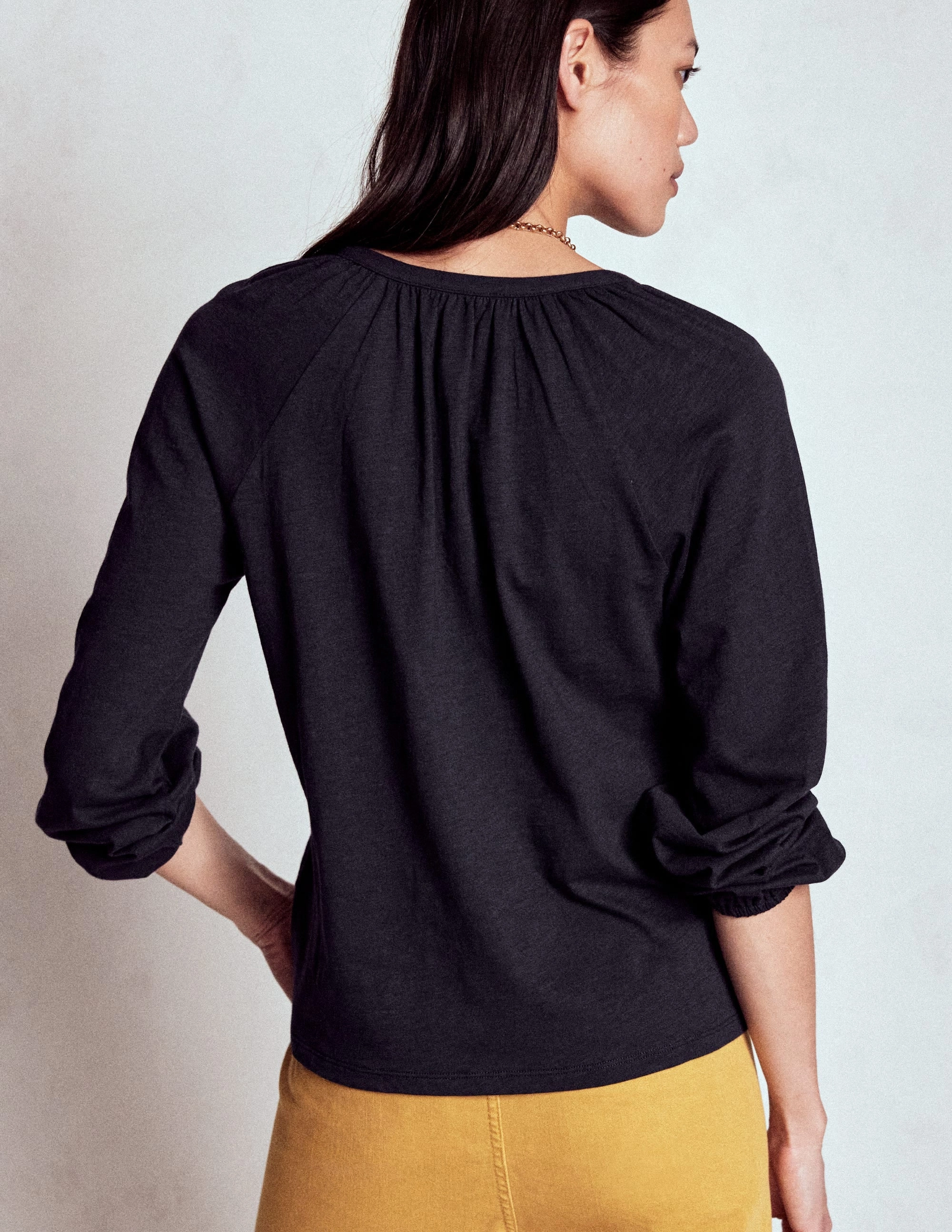 Bonded Seam Technique Rolled Hem Detailing Alma Embroidered Shirt-Navy