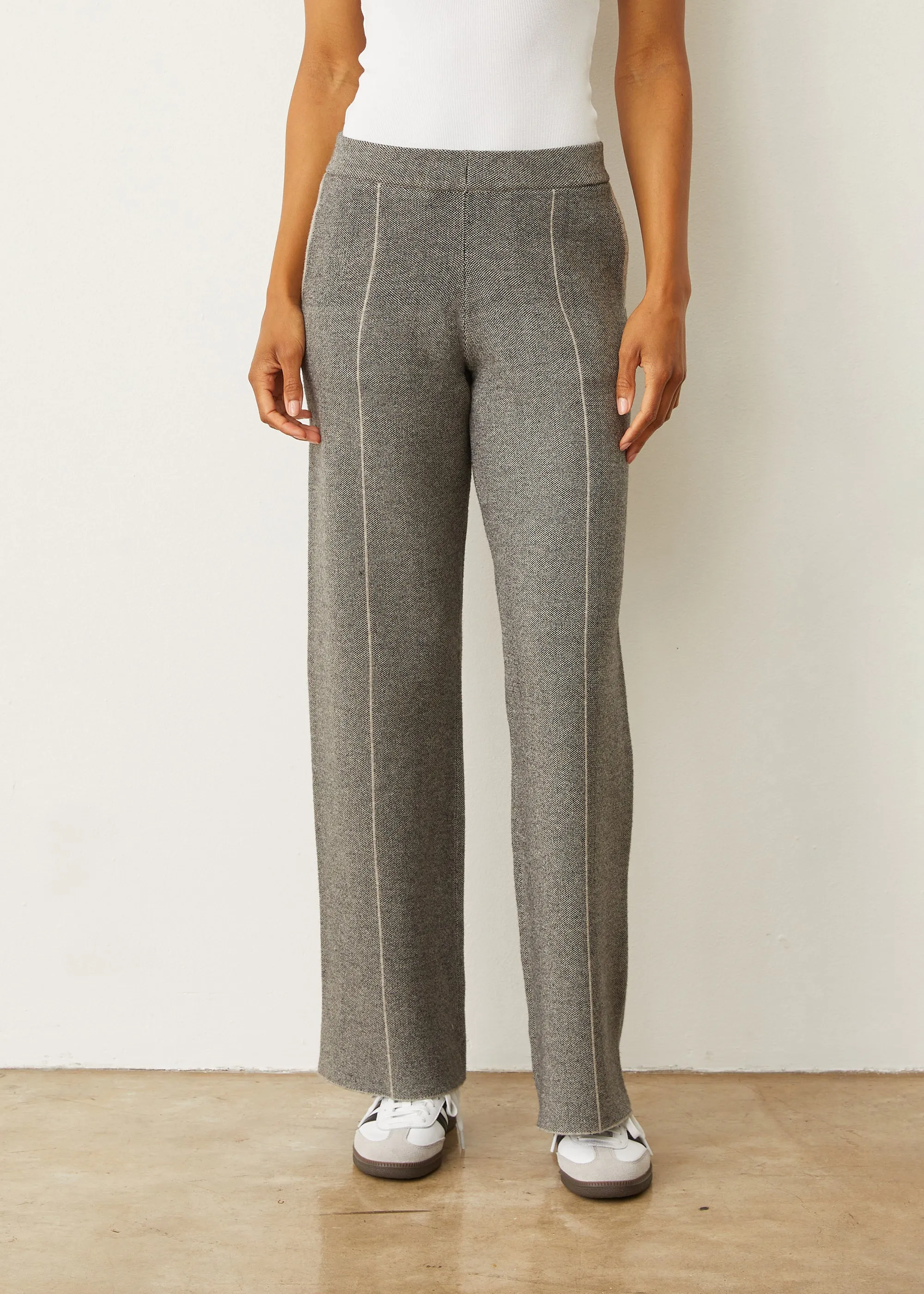 Airy Feel Casual Active Soft Knit Two Tone Trouser