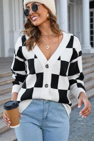 VentilatedMeshPaneling LayeredStyling BUFFALO PLAID BUTTON CLOSURE V NECK CARDIGAN
