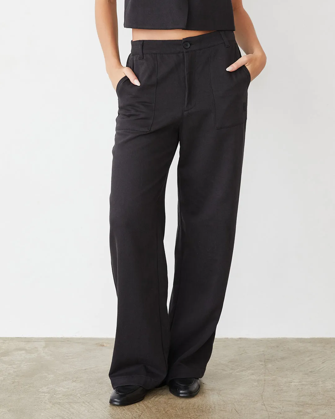 Soft Twill Patch Pocket Pant Easy Motion Bonded Seam Technology