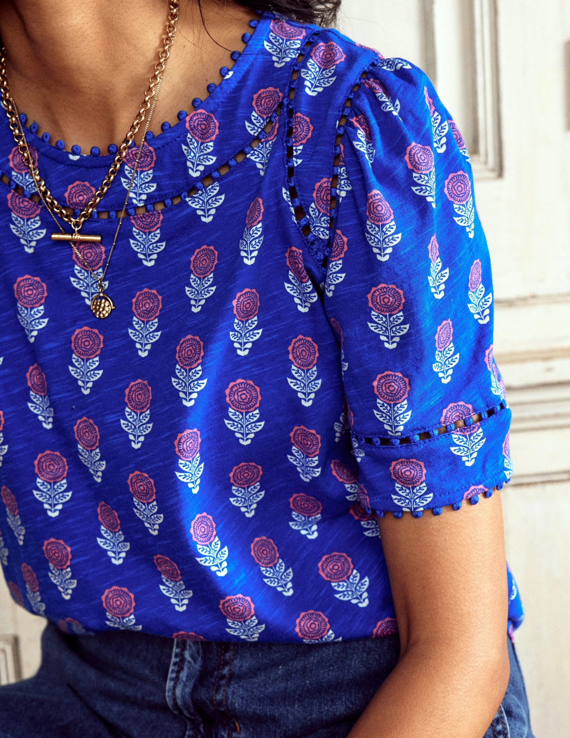 Mila Trim Detail Top-Gallery Blue, Dahlia Sprig SnagProof QuickReleaseFastenings