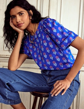 Mila Trim Detail Top-Gallery Blue, Dahlia Sprig Wear Resistant Edge PocketDetails