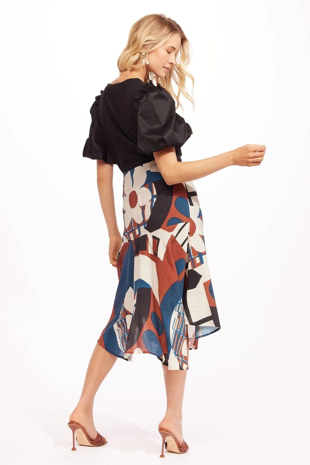 Neutral palette Yana Skirt ?C Shasta Daisy