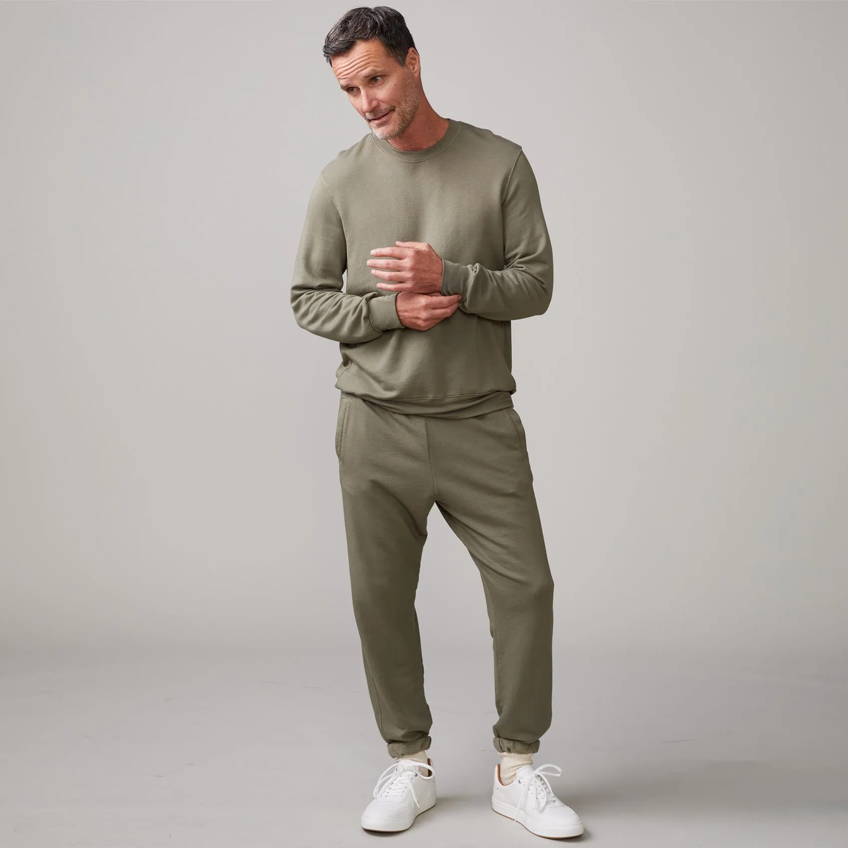 StretchMaterial Lounge Sweatshirt