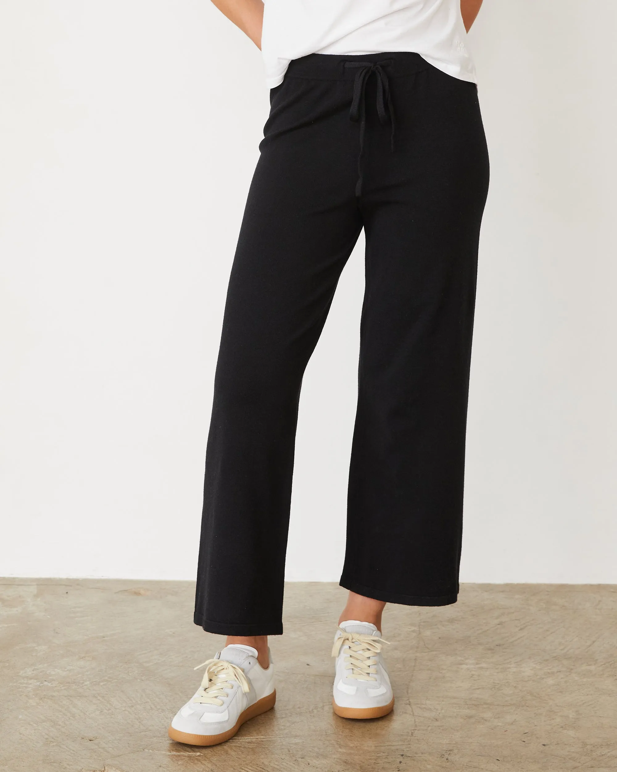 Sport Layer Light Soft Knit Crop Lounge Pant