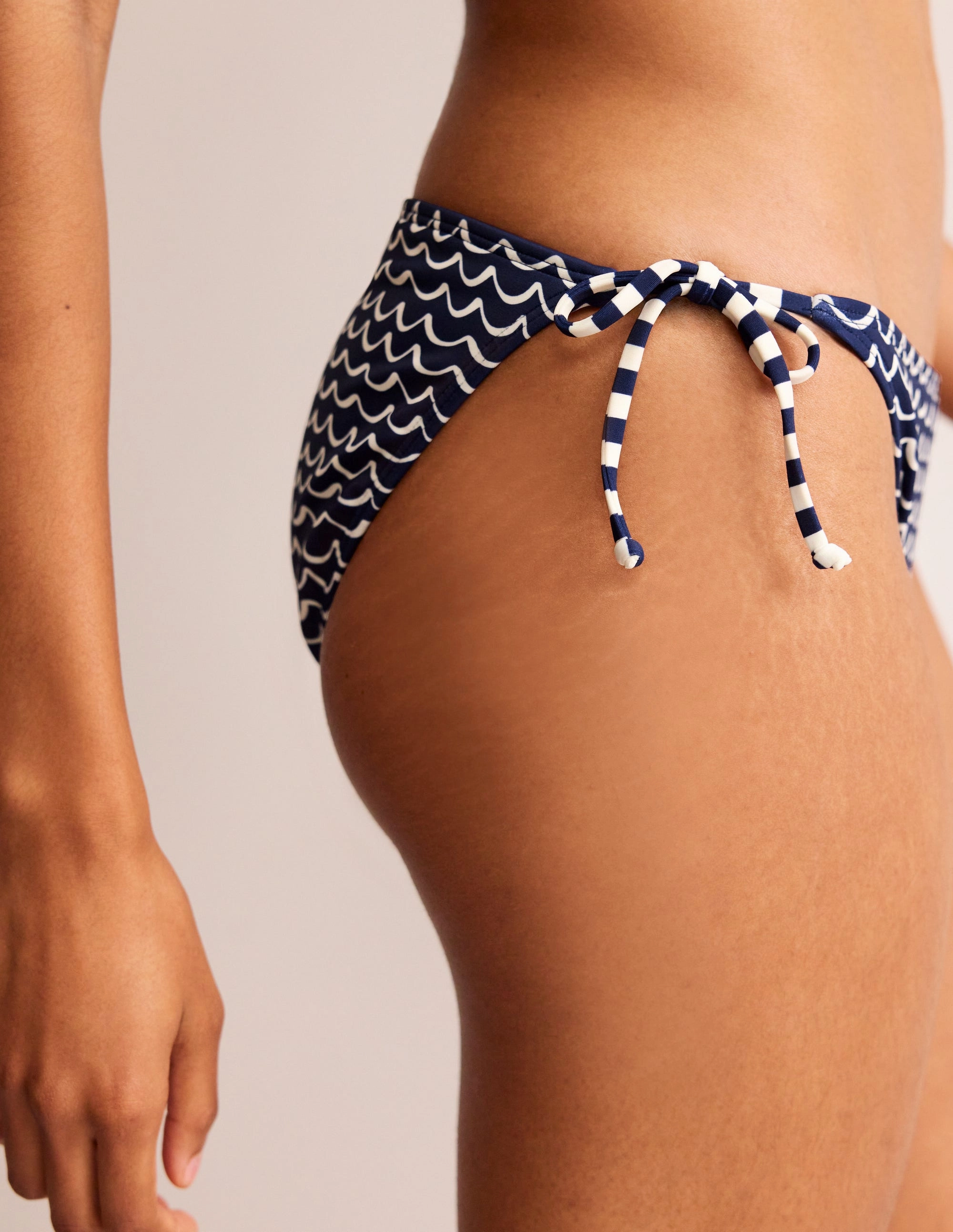 Mold Resistant Lining Non Irritating Seams Symi String Bikini Bottoms-French Navy, Seagull