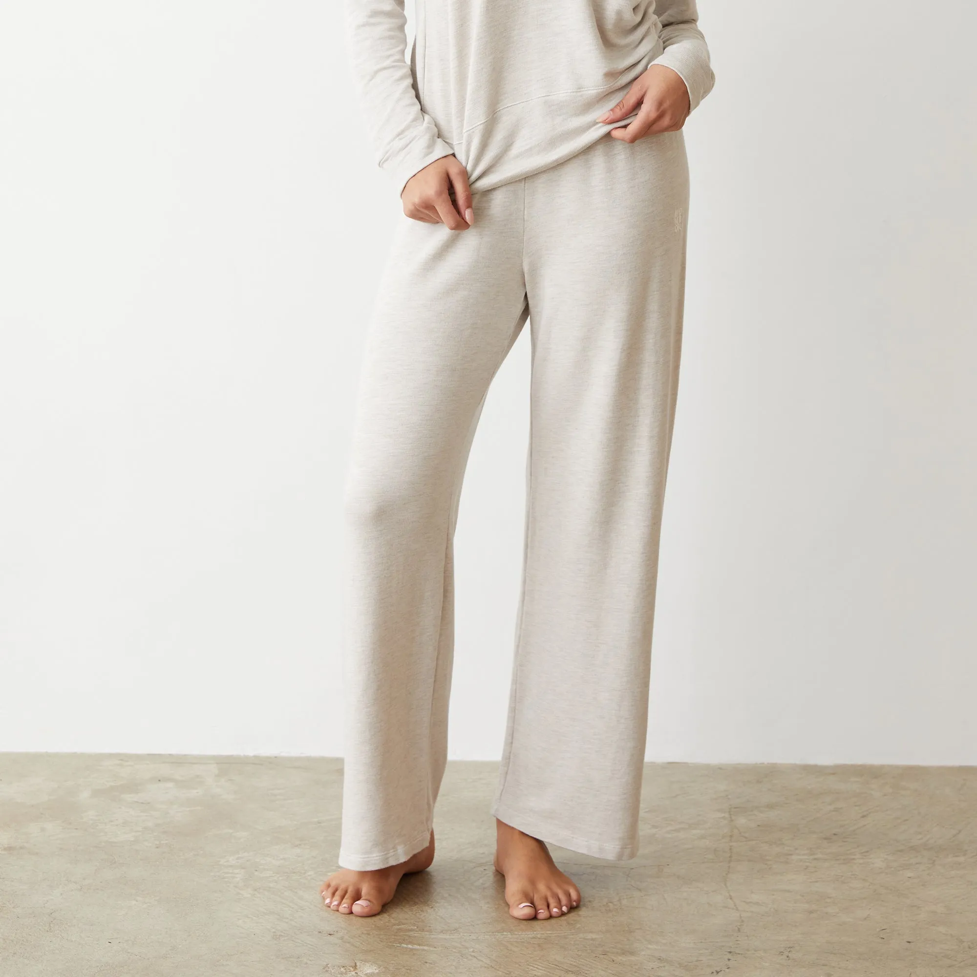 Supersoft Crop Straight Leg Sweat Classic Comfort Athletic Comfort