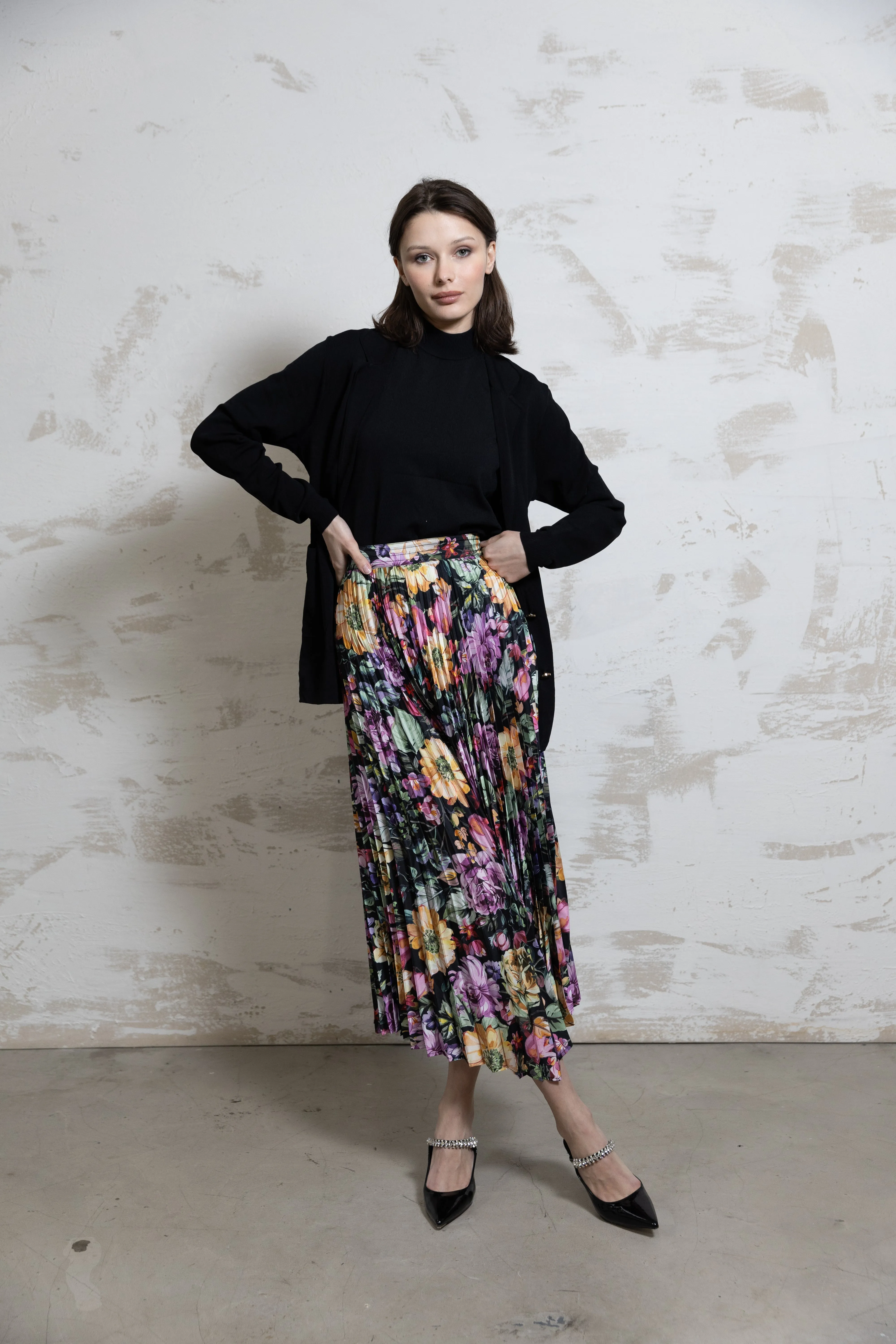 Arrow Pleated Skirt - Floral Seamless Edging