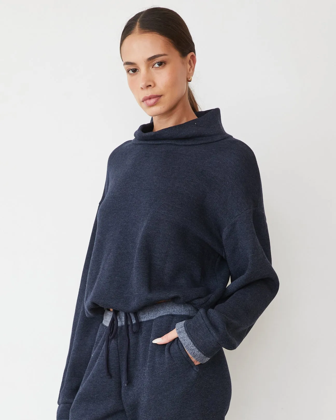 BreathableMeshPanel AntiPilling Surface Teddy Fleece Funnel Pullover