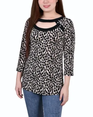 Hypoallergenic Inner Layer SecurePockets 3/4 Sleeve Top With Combo Bands And Front Cutout