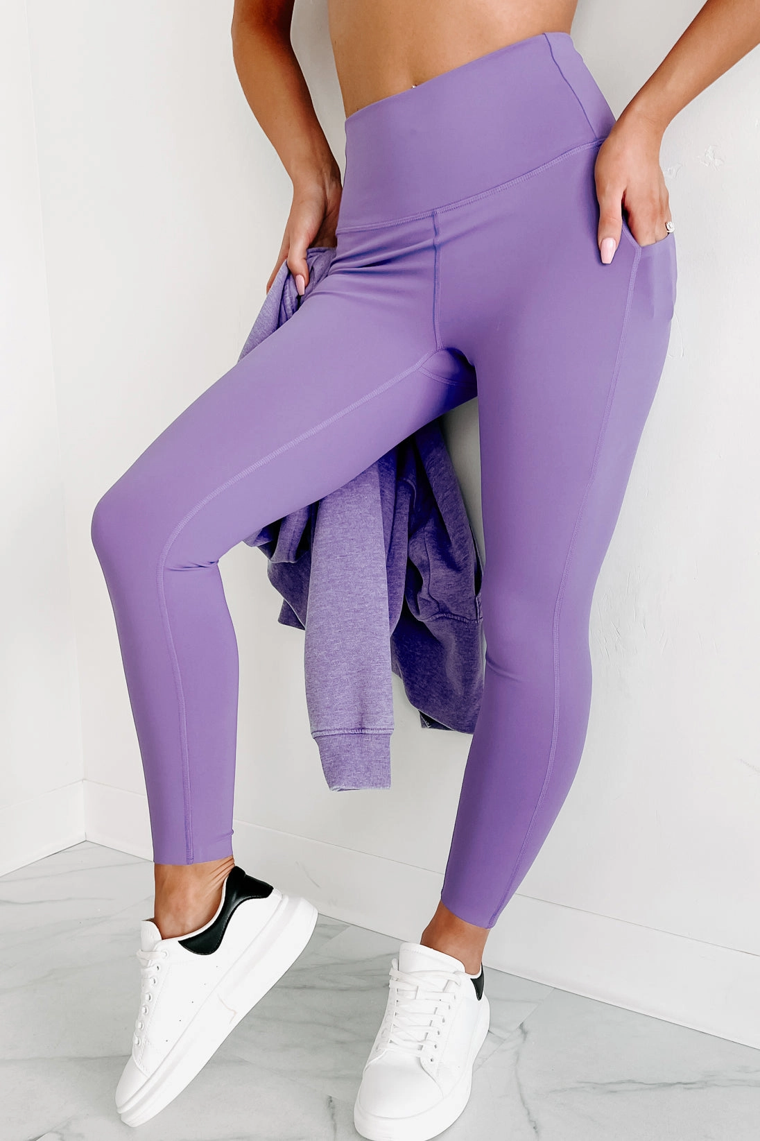 Contoured Armhole Design Sustainable Material Blend Picture Of Health Side Pocket Leggings (Purple)