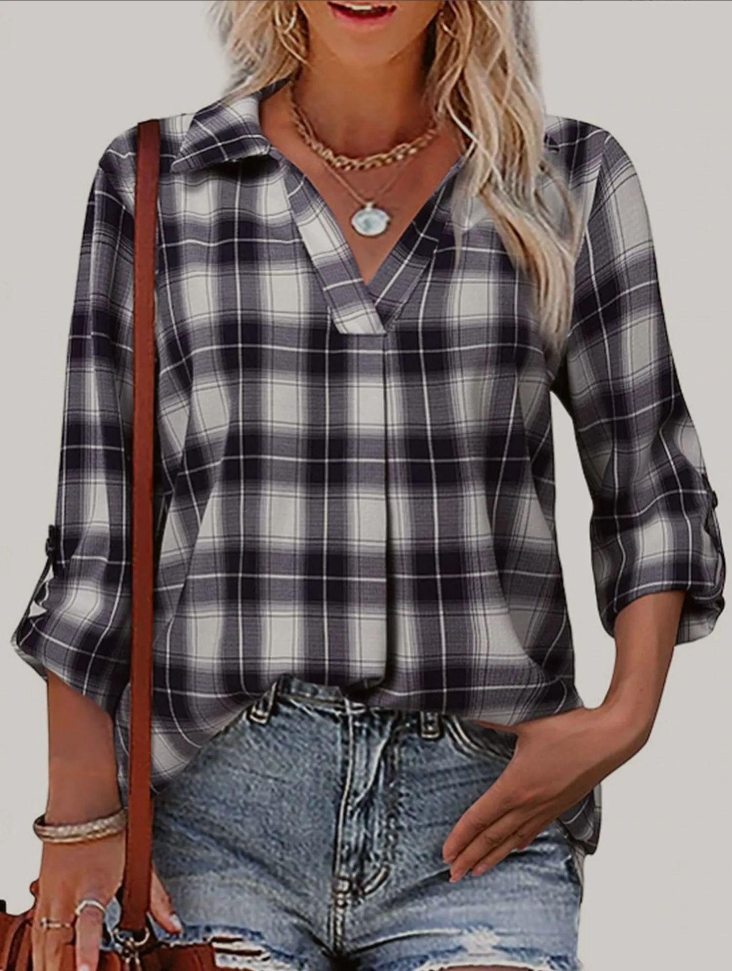 Cozy Knit V-neck lapel loose-fitting women's plaid shirt