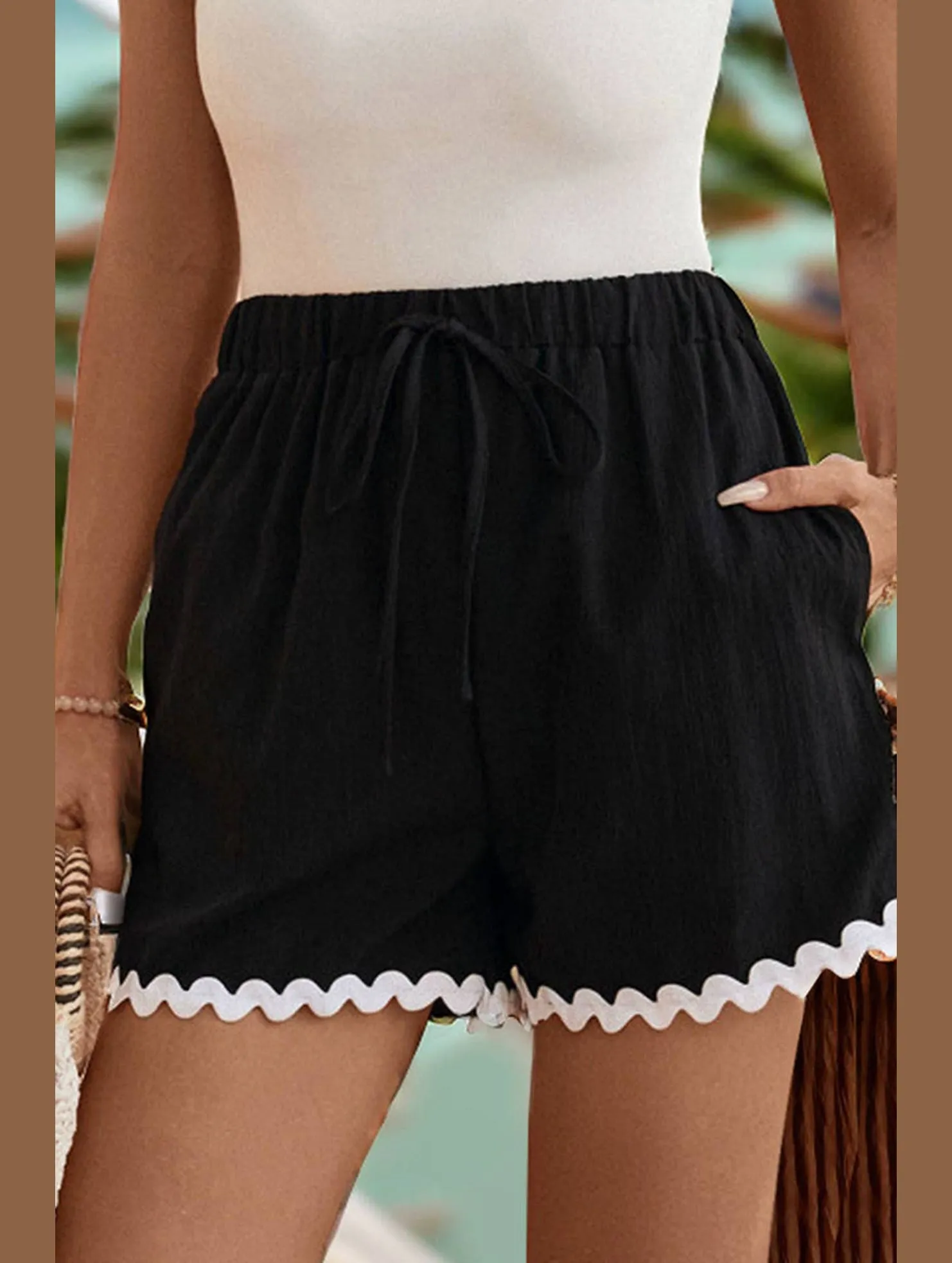 Casual Active CONTRAST COLOR LACE CASUAL ELASTIC SHORTS_CWBSP0268