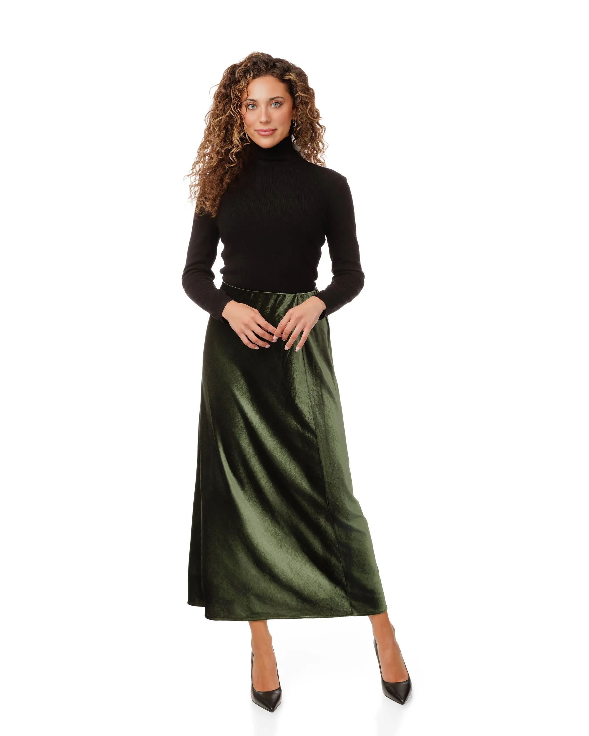Weekend Green Velvet Skirt WW5220S-A Outfit Vibes