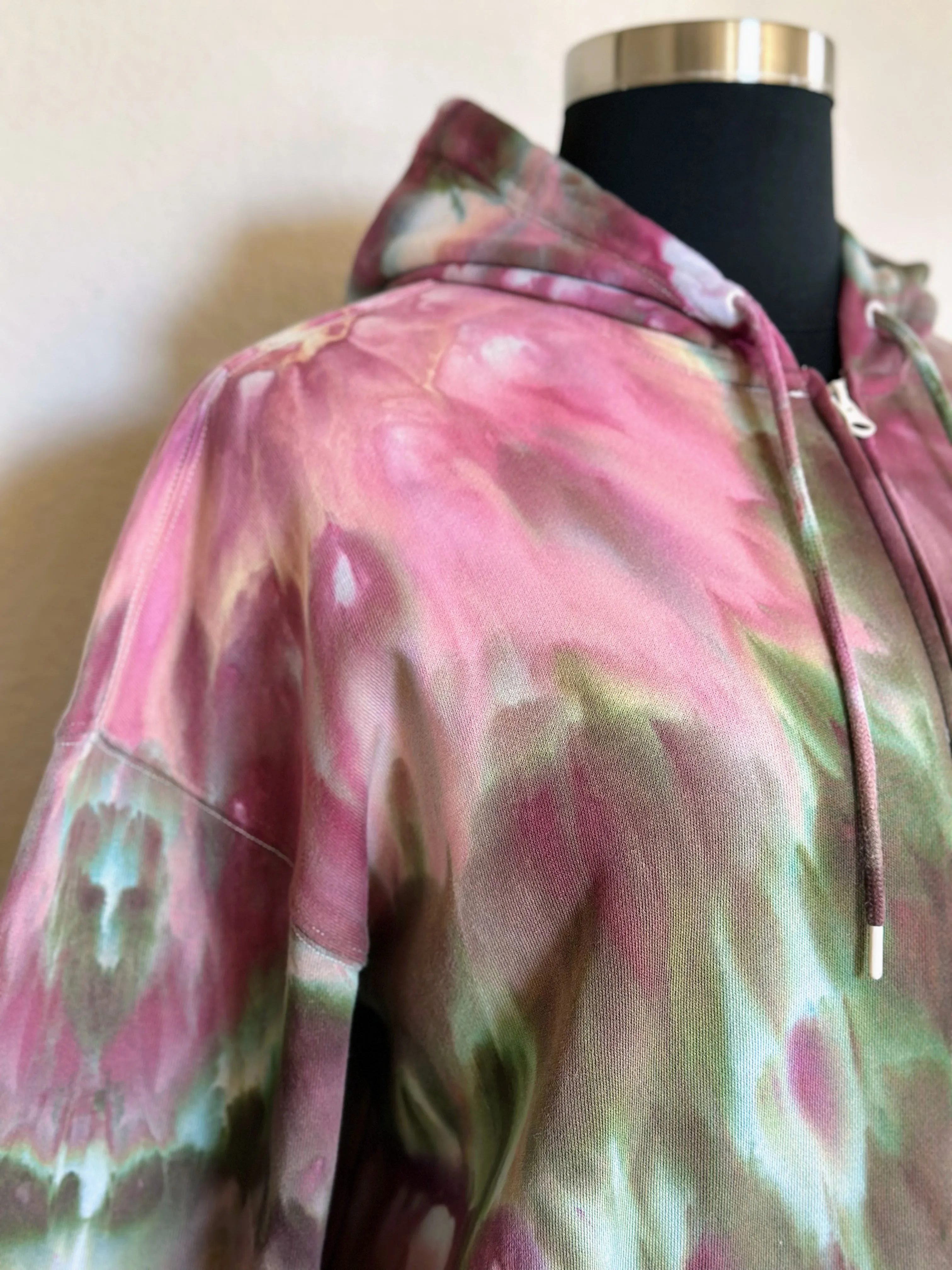 Women’s XL Oversized Zip Up Hoodie in ‘Wild Garden’ Inclined Twist