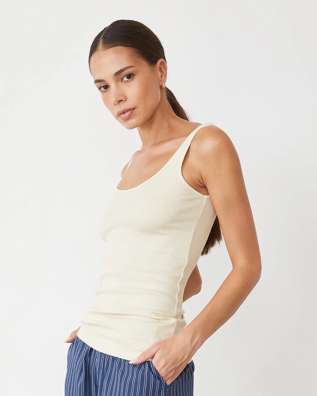 Supimaluxe Rib Scoop Neck Tank NonChafe Lining RubberizedGrip