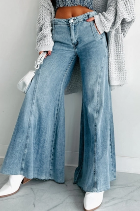 smooth zipper Yuma Mid Rise Wide Flare Jeans (Medium Denim)